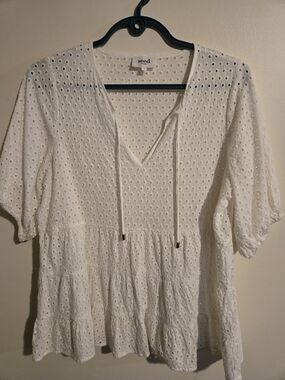 Seed Heritage White Eyelet Tiered Tunic with Tie